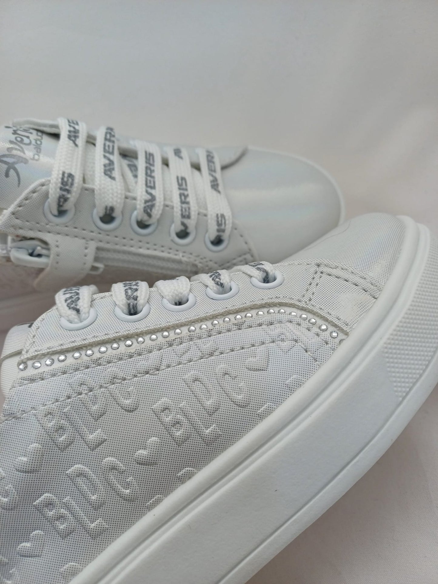 Averis 5141 white