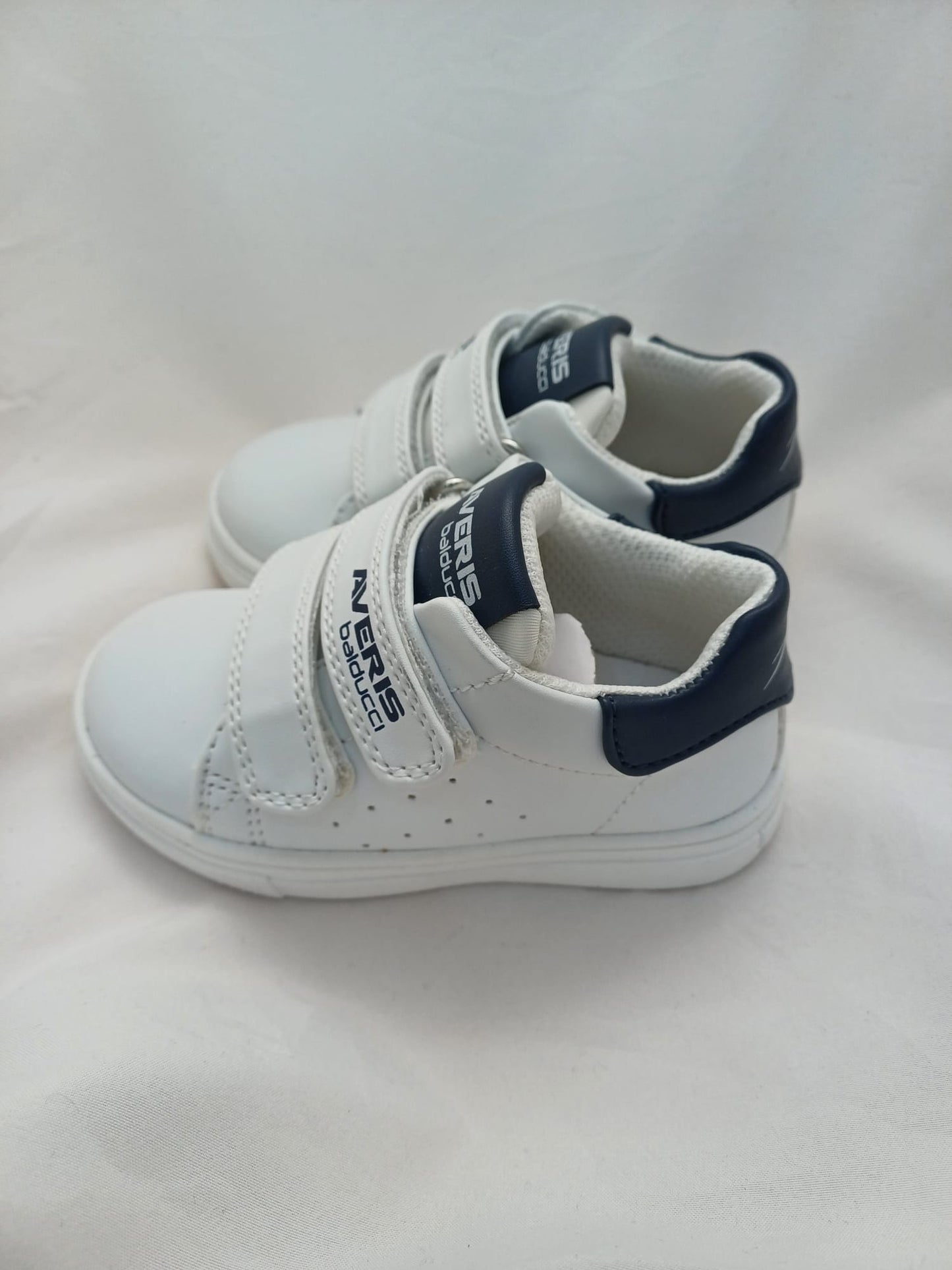 Averis 5162 white